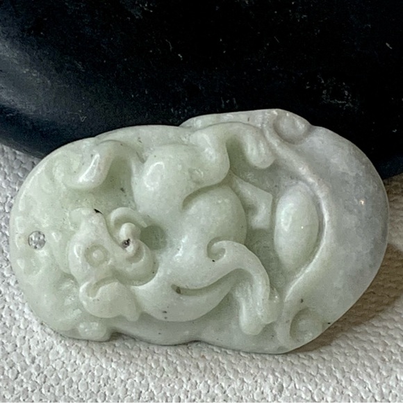 Chinese Zodiac Jade Dog Pendant Mythical Beast Amulet Auspicious Lucky Animal - Picture 3 of 9